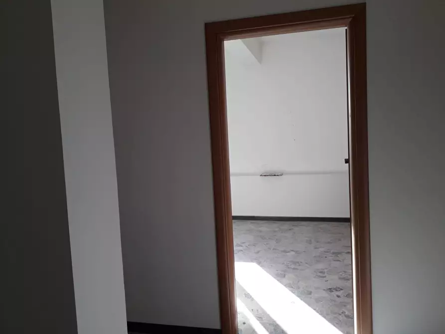 Immagine 3 di Ufficio in vendita  in toscoromagnola a Cascina