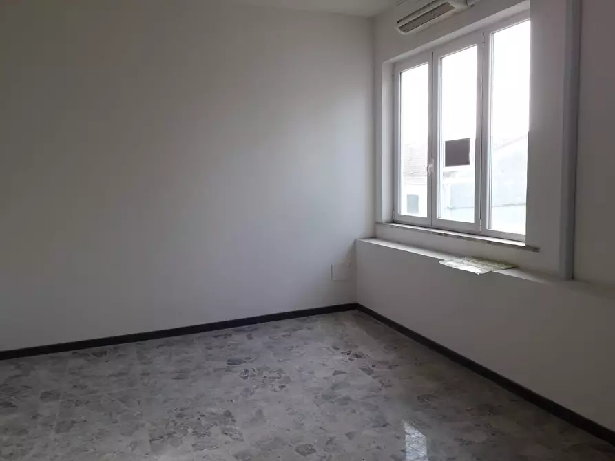 Immagine 5 di Ufficio in vendita  in toscoromagnola a Cascina