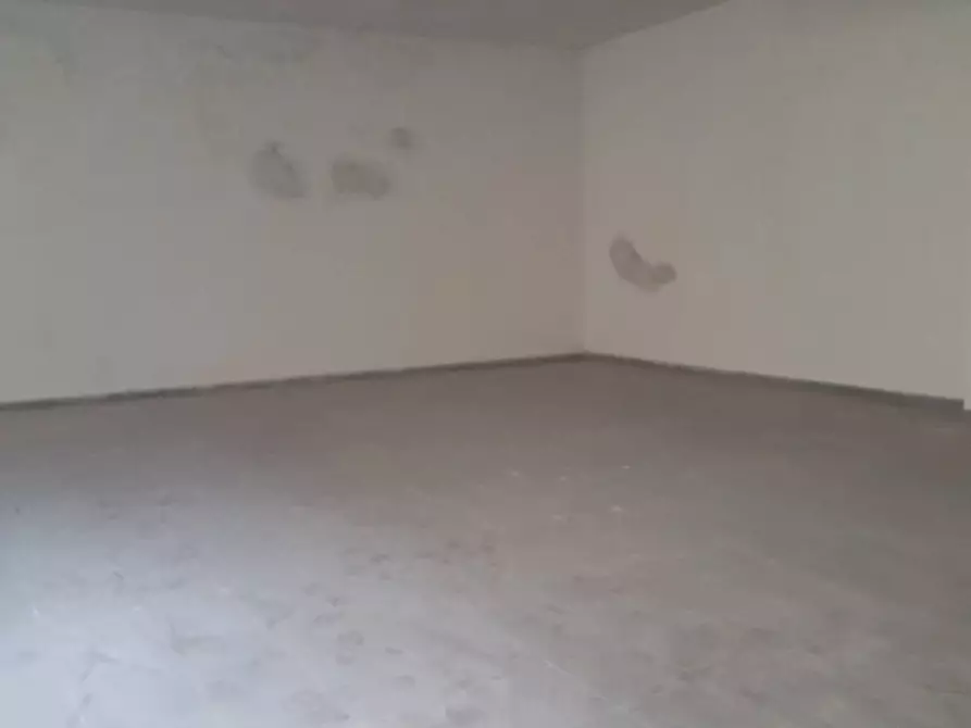 Immagine 2 di Attività commerciale in vendita  in Piazza Carlo Goldoni a Fucecchio