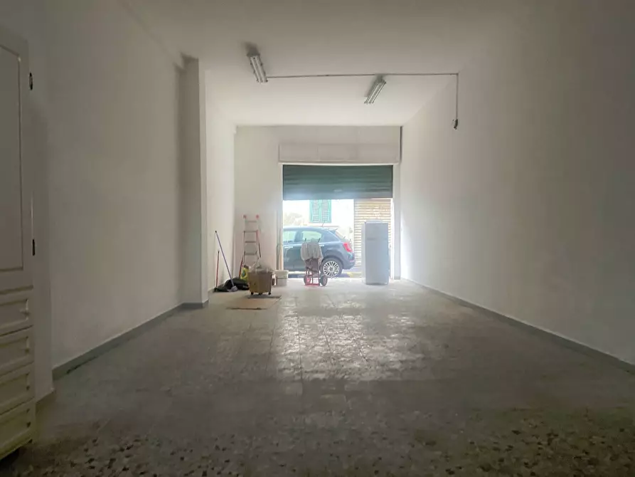 Immagine 2 di Magazzino in affitto  in Via Pasquale Poccianti a Livorno