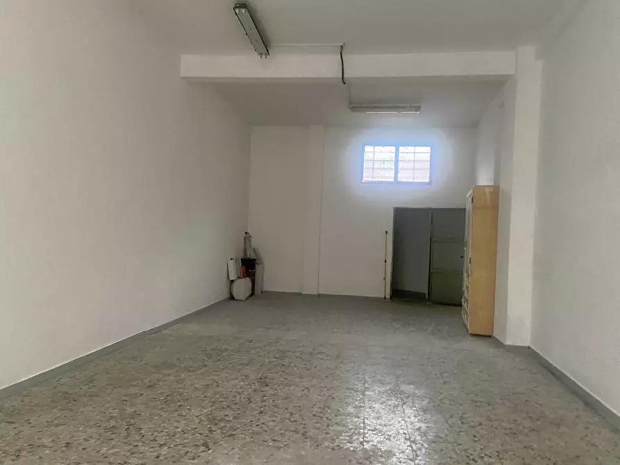 Immagine 3 di Magazzino in affitto  in Via Pasquale Poccianti a Livorno