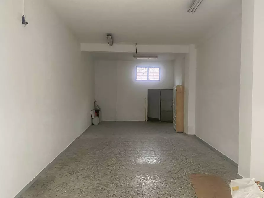 Immagine 4 di Magazzino in affitto  in Via Pasquale Poccianti a Livorno