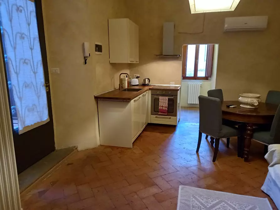 Immagine 1 di Appartamento in affitto  in Via Franceschini a Volterra