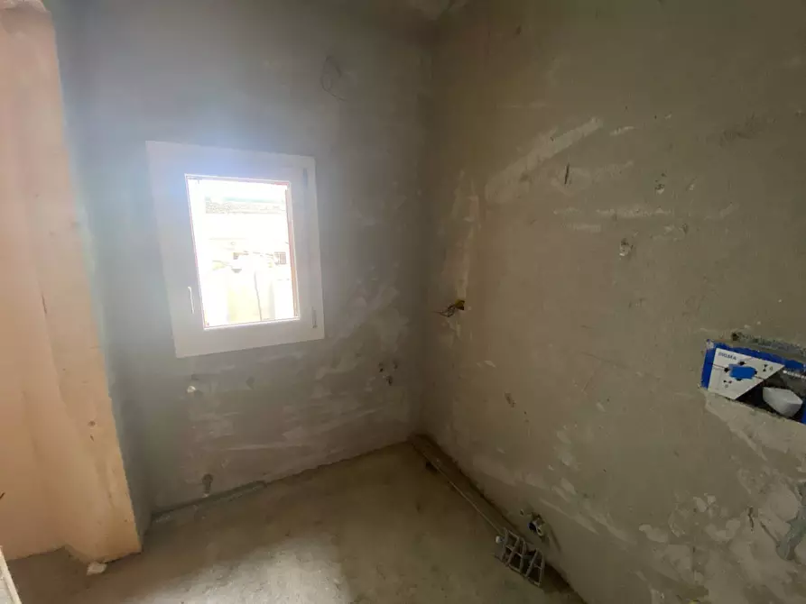 Immagine 18 di Casa indipendente in vendita  in Viale della Repubblica a Santa Maria A Monte