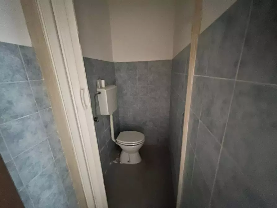 Immagine 9 di Attività commerciale in affitto  in via sant andrea a Pisa