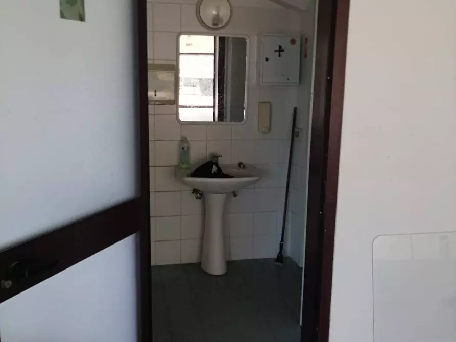 Immagine 8 di Attività commerciale in affitto  in Via Sacco e Vanzetti a Collesalvetti