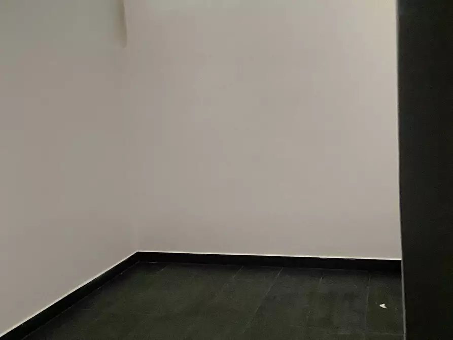 Immagine 13 di Attività commerciale in vendita  in Via Marco Mastacchi a Livorno