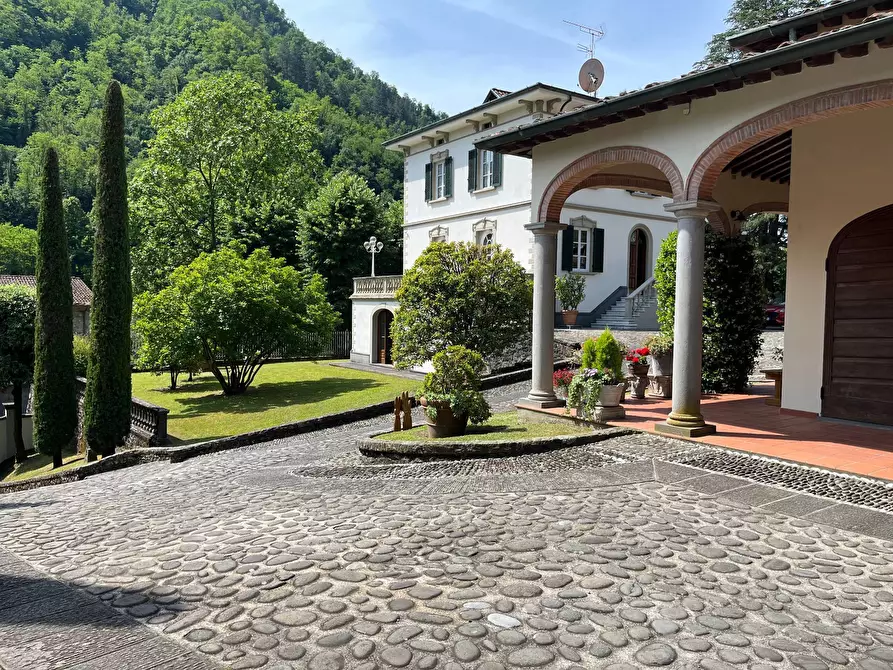 Immagine 12 di Villetta a schiera in vendita  in via di lima a Bagni Di Lucca