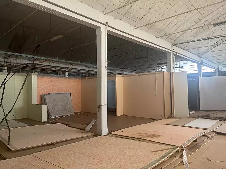 Immagine 3 di Attività commerciale in affitto  in via volterrana a Terricciola