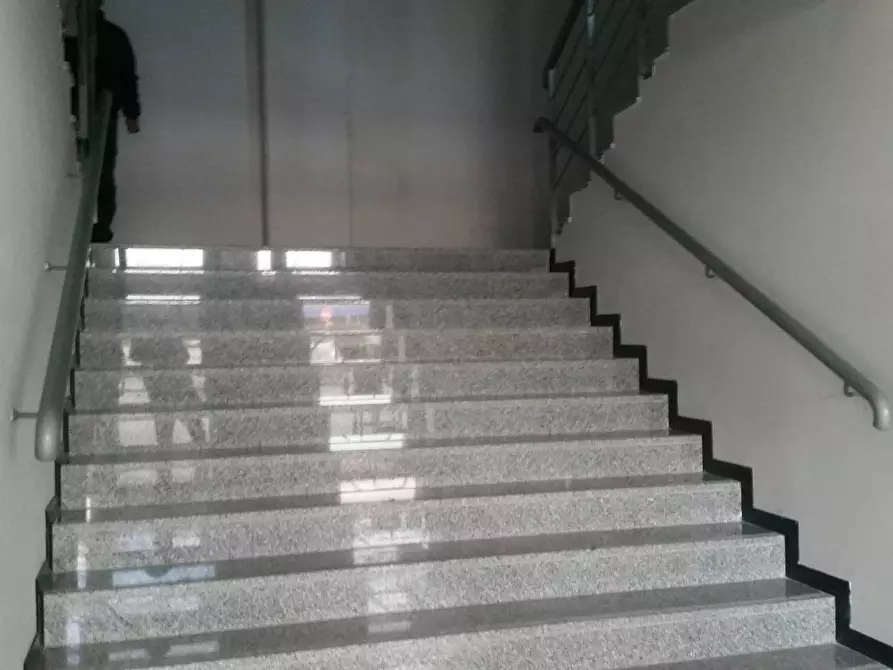 Immagine 4 di Attività commerciale in affitto  in via tegulaia a Pisa