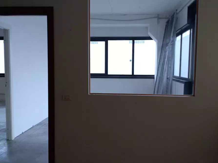 Immagine 4 di Attività commerciale in vendita  in via sterpulino a Pisa