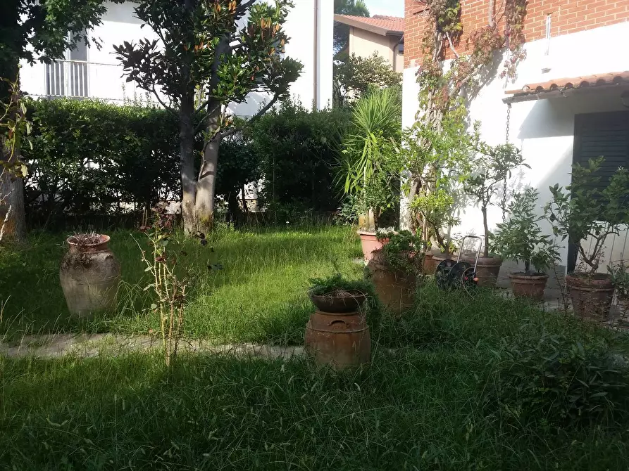 Immagine 1 di Casa indipendente in vendita  in Viale Giovanni Pisano a Pisa