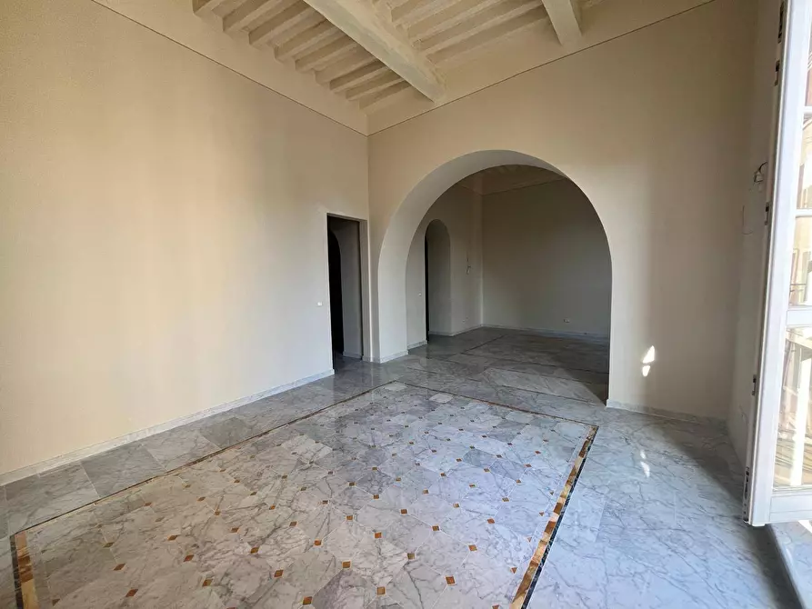 Immagine 2 di Appartamento in vendita  in piazza garibaldi a Pisa