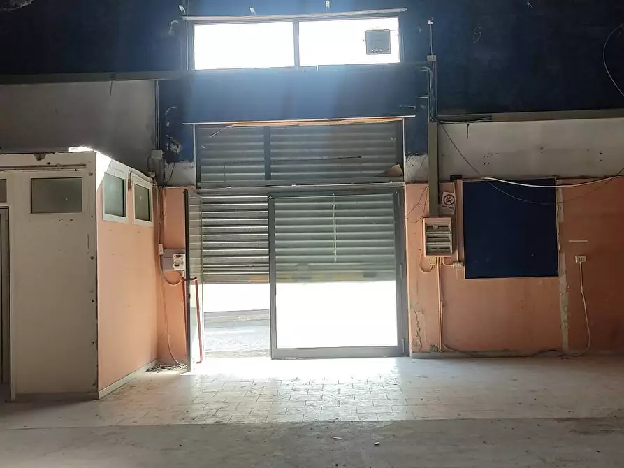 Immagine 1 di Attività commerciale in vendita  in Via Donato Rossetti a Livorno