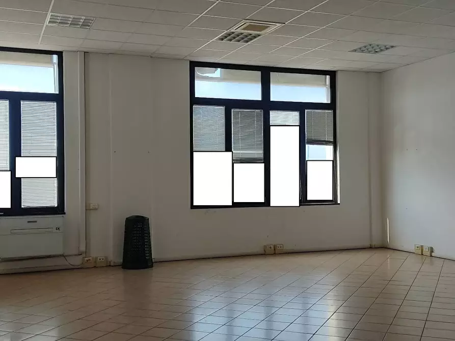 Immagine 5 di Ufficio in affitto  in Via S. Orlando a Livorno