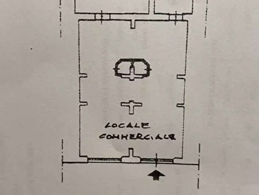 Immagine 1 di Attività commerciale in vendita  in Piazza Damiano Chiesa a Livorno