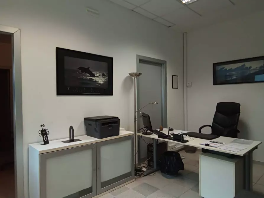 Immagine 5 di Ufficio in affitto  in Via Muratori a Livorno