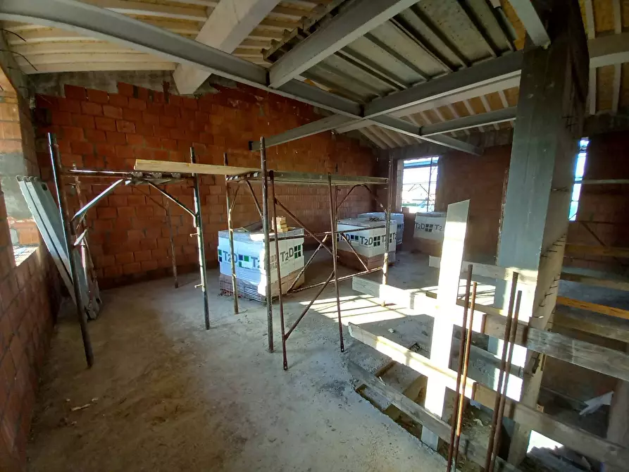 Immagine 9 di Villetta a schiera in vendita  in Via del popolo a Pontedera