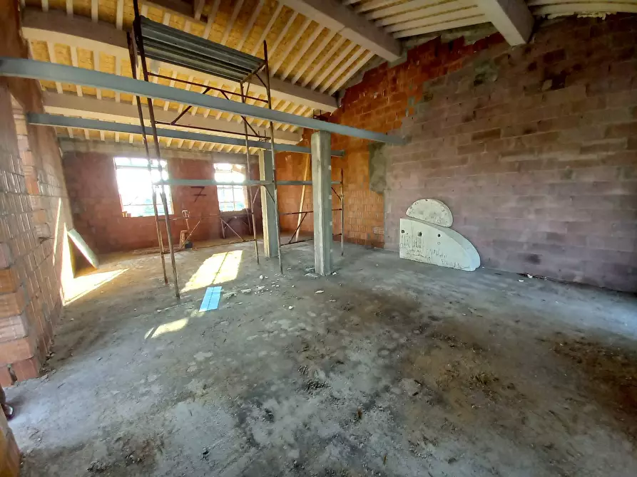 Immagine 3 di Casa indipendente in vendita  in Via del popolo a Pontedera