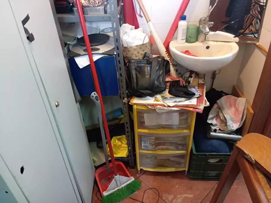 Immagine 15 di Attività commerciale in vendita  in Via Cisanello a Pisa