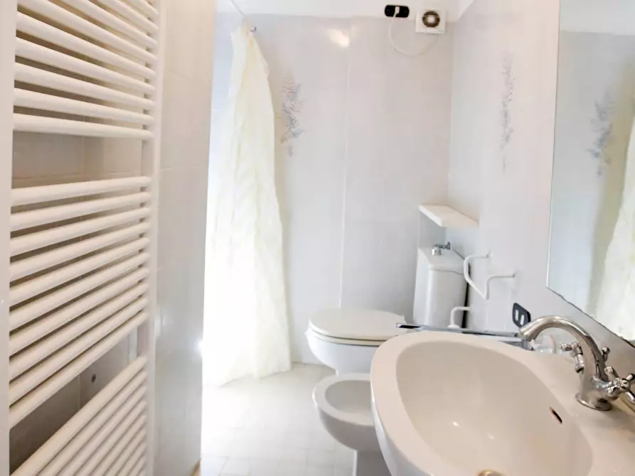 Immagine 9 di Appartamento in vendita  in Viale Del Tirreno a Pisa