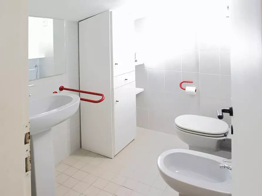 Immagine 20 di Appartamento in vendita  in Viale Del Tirreno a Pisa