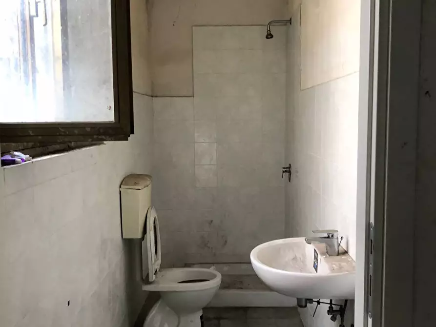 Immagine 4 di Attività commerciale in vendita  in via tosco romagnola a Cascina