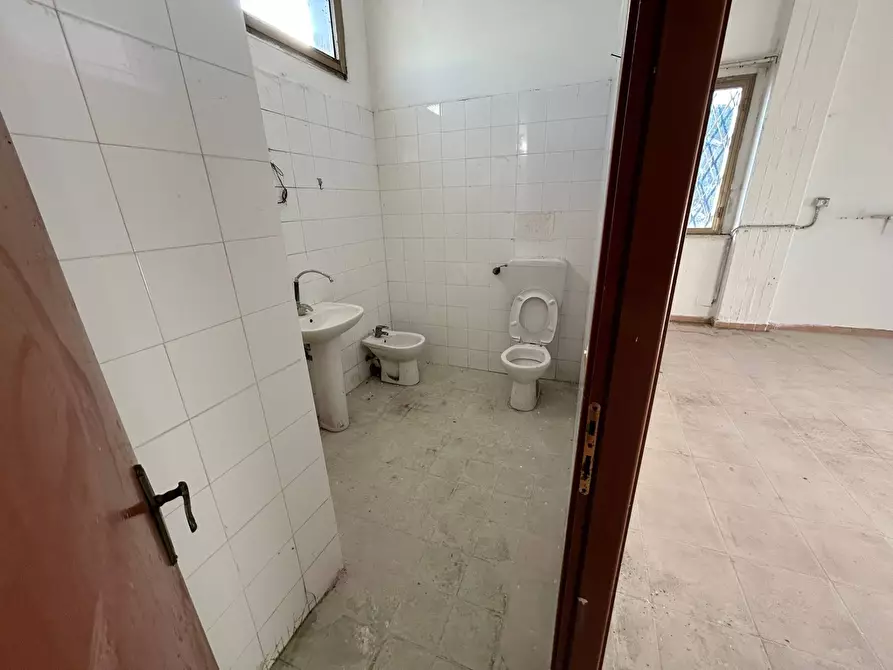 Immagine 7 di Attività commerciale in affitto  in Via Etruria a Cascina