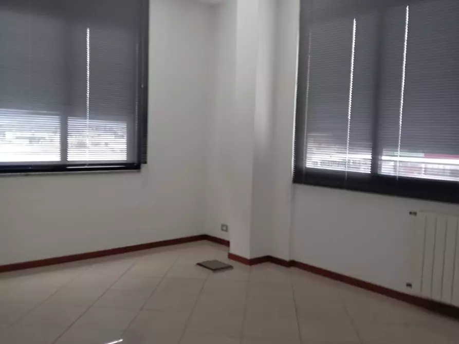 Immagine 7 di Attività commerciale in affitto  in via di MTegulaia a Pisa