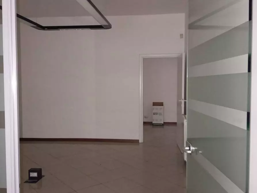 Immagine 12 di Attività commerciale in affitto  in via di MTegulaia a Pisa