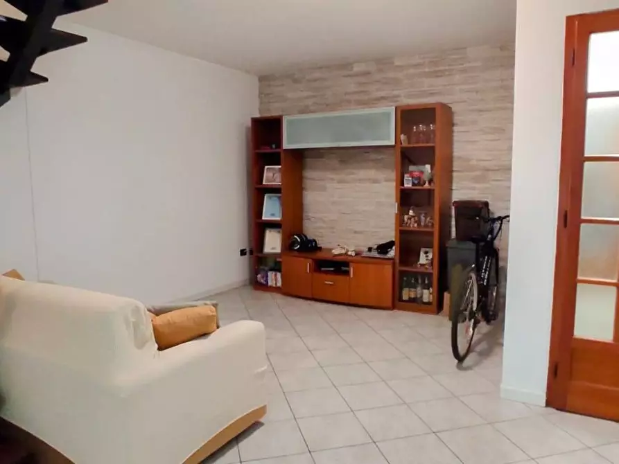 Immagine 4 di Casa indipendente in vendita  in Via dell'Ortensia a Collesalvetti