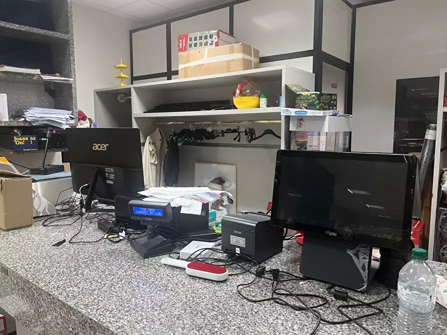 Immagine 4 di Attività commerciale in affitto  in via lunigiana a Aulla