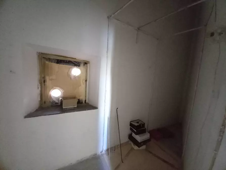 Immagine 9 di Appartamento in vendita  in Scali Del Pontino a Livorno