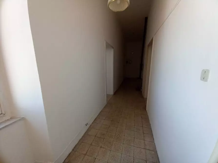 Immagine 4 di Appartamento in vendita  in Scali Del Pontino a Livorno