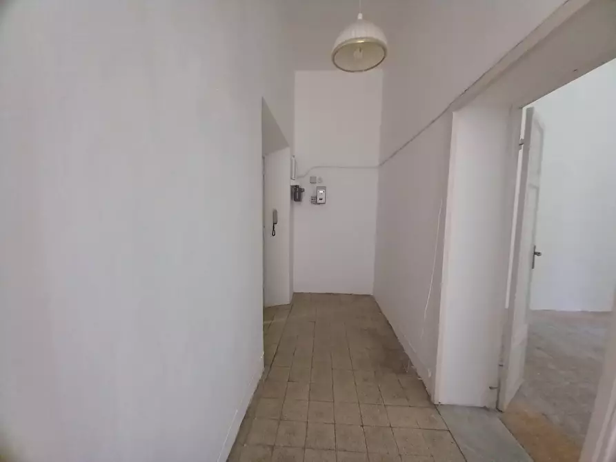 Immagine 3 di Appartamento in vendita  in Scali Del Pontino a Livorno