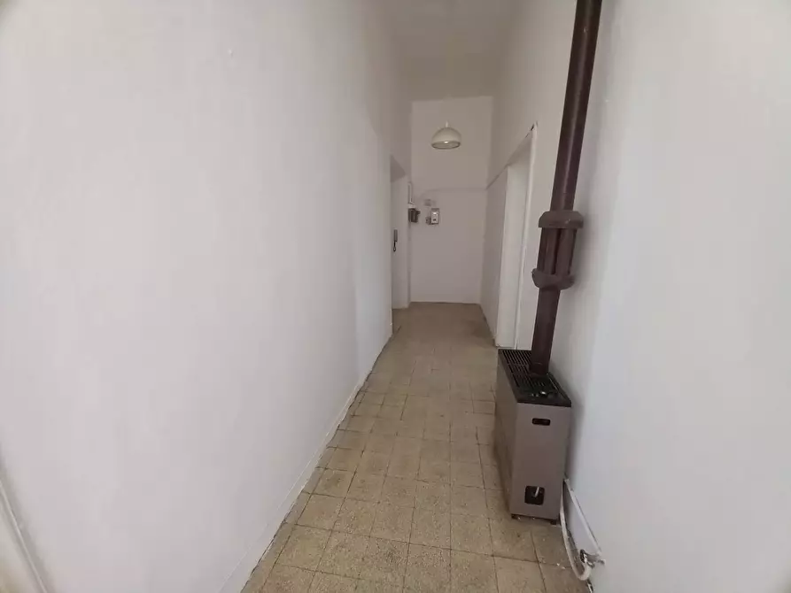 Immagine 2 di Appartamento in vendita  in Scali Del Pontino a Livorno