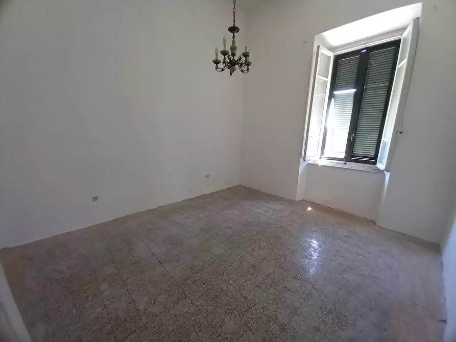 Immagine 8 di Appartamento in vendita  in Scali Del Pontino a Livorno