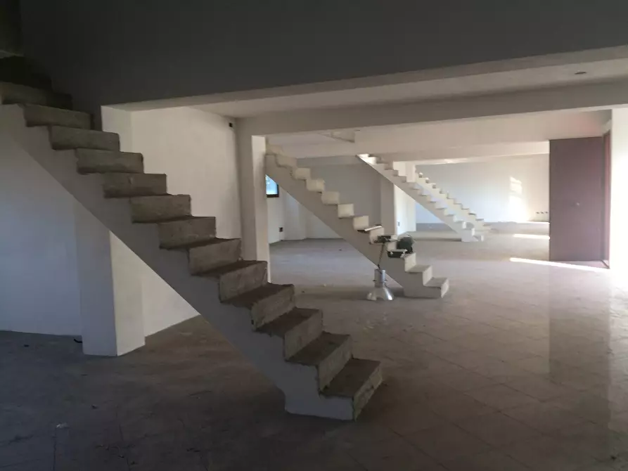 Immagine 3 di Attività commerciale in vendita  in Via Di Gello a Pisa