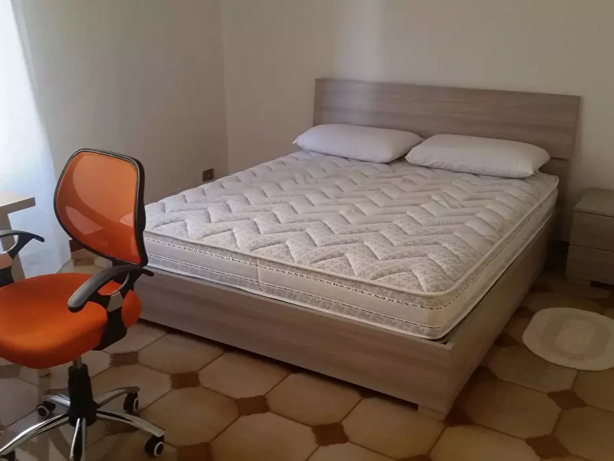 Immagine 1 di Camera in affitto  in Via Giuseppe Garibaldi a Pisa