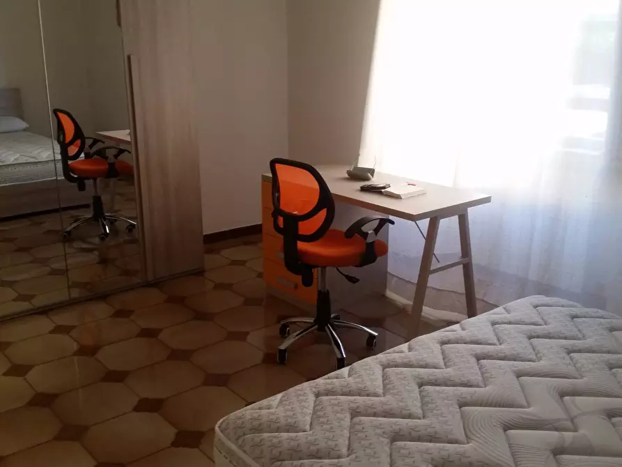 Immagine 3 di Camera in affitto  in Via Giuseppe Garibaldi a Pisa