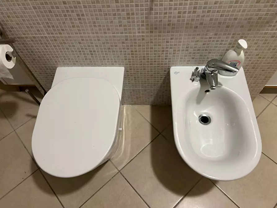 Immagine 7 di Appartamento in vendita  in viale del tirreno a Pisa