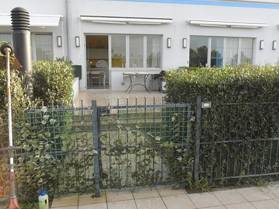 Immagine 9 di Casa indipendente in vendita  in viale del tirreno a Pisa