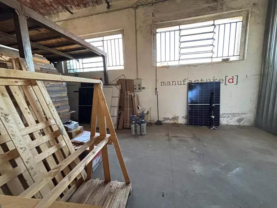 Immagine 7 di Magazzino in affitto  in via achille grandi a Vicopisano