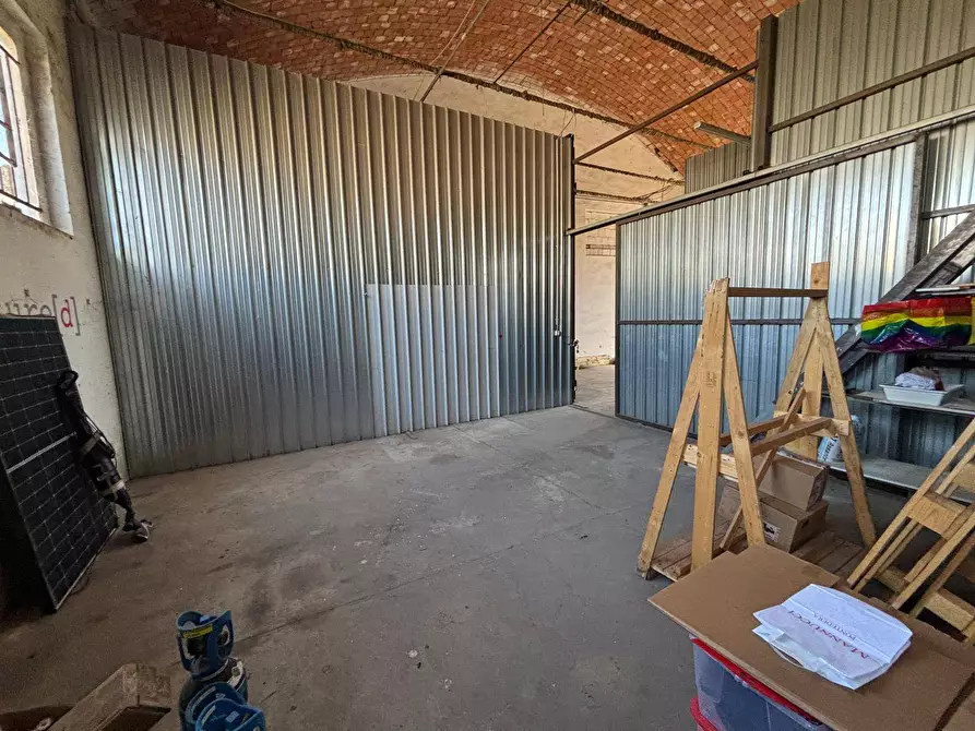 Immagine 6 di Magazzino in affitto  in via achille grandi a Vicopisano