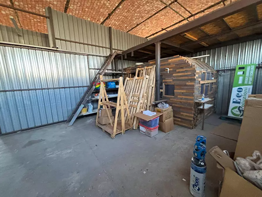 Immagine 3 di Magazzino in affitto  in via achille grandi a Vicopisano