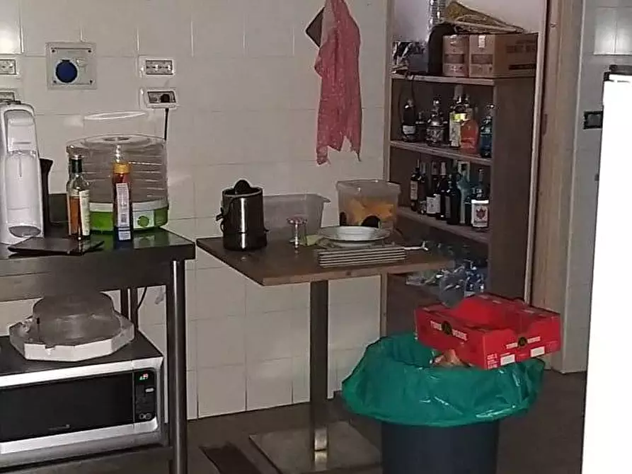 Immagine 13 di Attività commerciale in affitto  in Via Lotti a Pontedera