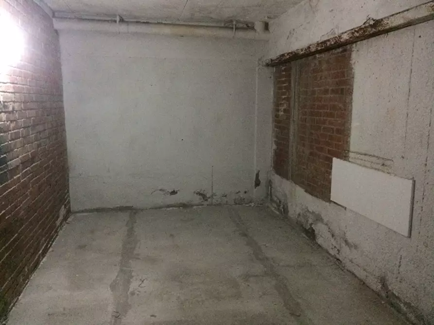 Immagine 1 di Box auto in vendita  in Via Fiorentina a Pisa