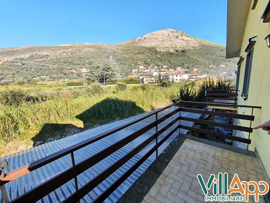 Immagine 27 di Villa in vendita  in Via Provinciale per Lenola a Fondi