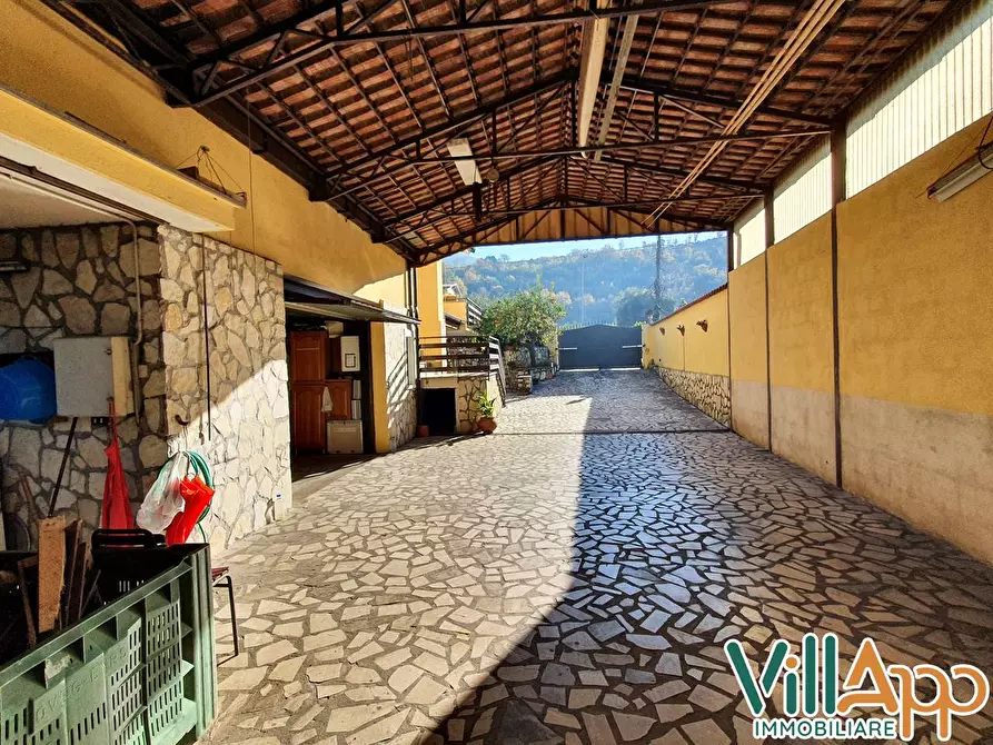 Immagine 25 di Villa in vendita  in Via Provinciale per Lenola a Fondi