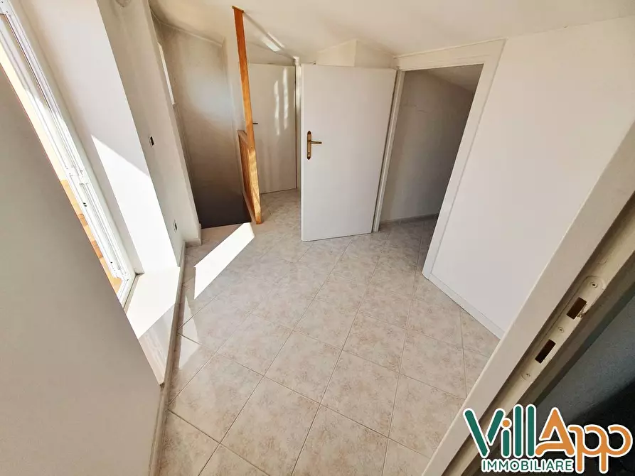 Immagine 24 di Villa in vendita  in Via Campania a Fondi